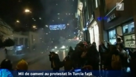 Demonstranții s-au ciocnit cu forțele de ordine în două cele mai importante orașe ale țării.