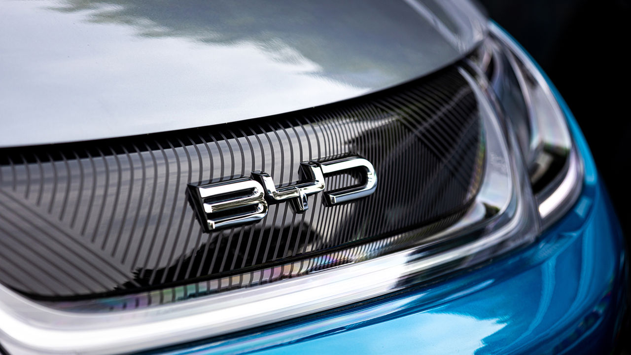 BYD второй месяц подряд обошла Tesla по продажам в Европе.