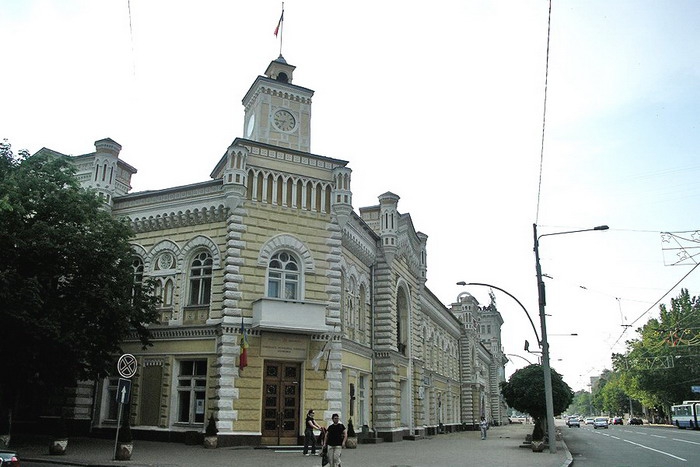 В столичный бюджет не поступают средства и из-за неэффективного управления городским имуществом. Фото: moldnews.md.