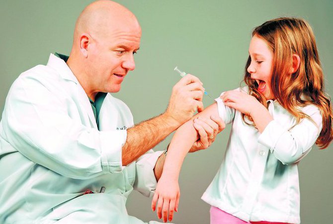 Statul obligă părinţii să-şi vaccineze copiii, însă le propune cele mai ieftine preparate, produse în special în India, o ţară care mai rămâne în lumea a treia.