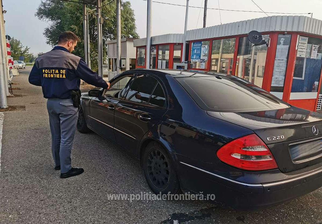За 800 евро молдаванин оформил документ через посредника. 