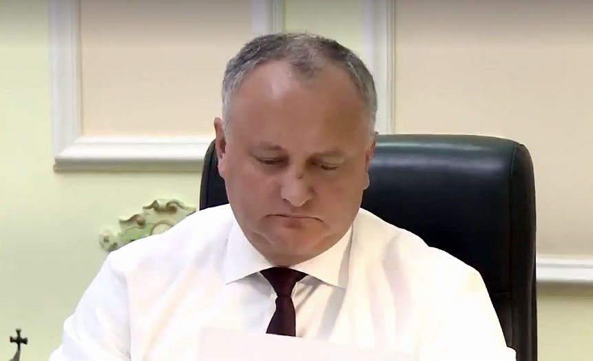 Додон провел первое заседание после ДТП и пожелал всем добра.
