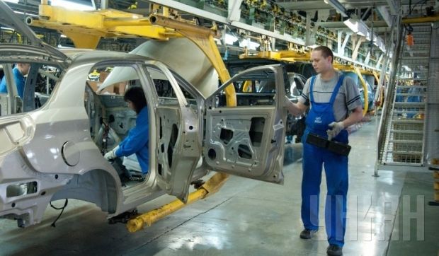 В целом производство автотранспорта в Украине в 2015 году сократилось в 3,5 раза.
