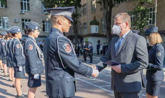 В подразделения МВД будут распределены 137 сотрудников.