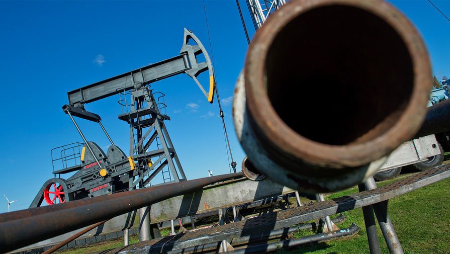 В США добыча нефти за неделю сократилась на сто тысяч баррелей.
