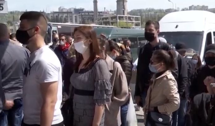 Накануне Пасхи на автостанциях в столице наблюдались очереди у касс.