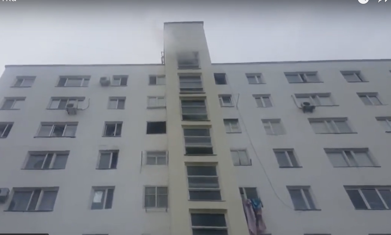 В Тирасполе пожар вспыхнул в многоэтажном доме.