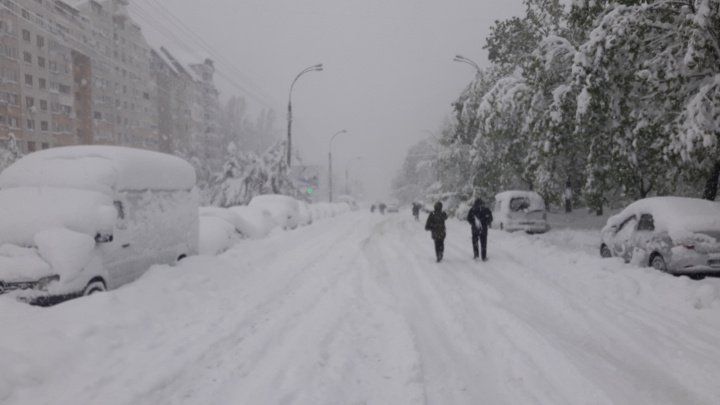 Ninsorile abundente şi gerul fac ravagii în mai multe ţări din Europa