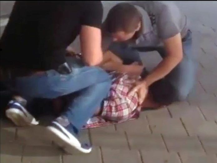 Apelul de urgenţă a unui escroc, soldat cu cătuşile pe mâni. Foto: politacapitalei.md