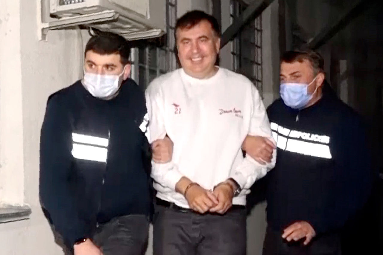 Михаил Саакашвили переведен в одиночную камеру тюрьмы в Рустави.