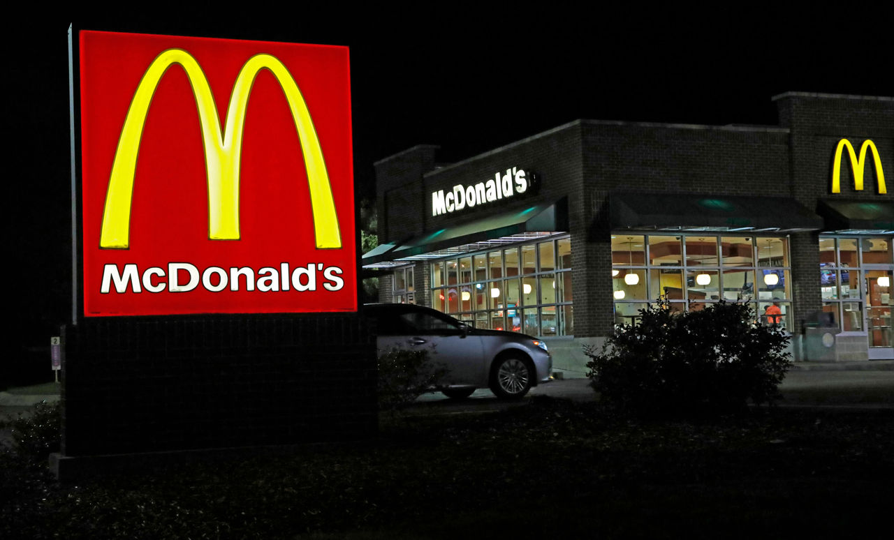 McDonald’s отказался от автоматизированного приема заказов на базе ИИ.