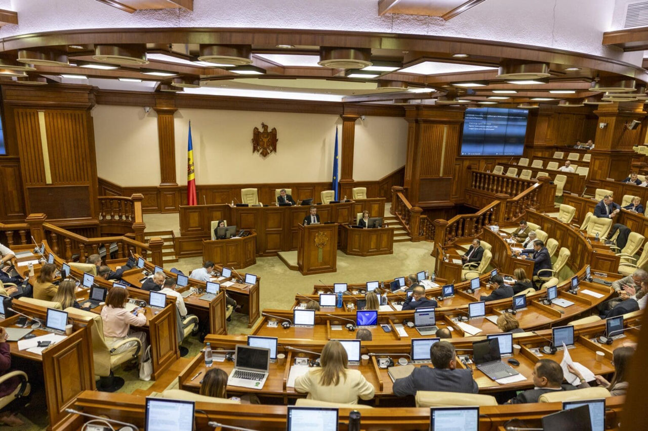 Защита прав моряков и безопасность судов: Молдова ратифицировала международные конвенции.