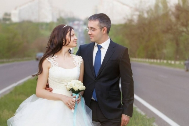 Deputatul democrat Sergiu Sârbu care s-a însurat în vara anului trecut a dezvăluit câți bani a câștigat la nuntă.