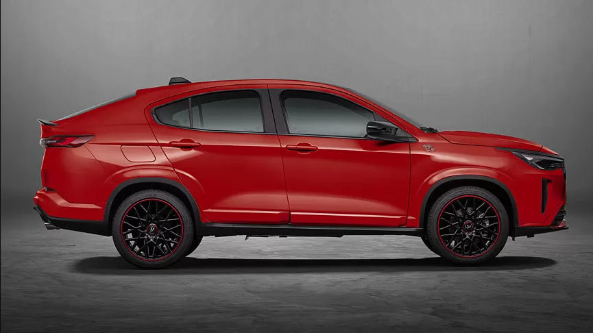 Fiat представил недорогой спортивный купе-кроссовер.