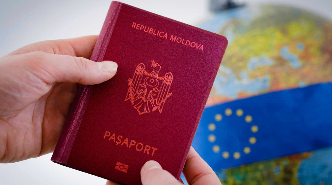 Выездная бригада Агентства госуслуг обслуживает соотечественников в США.