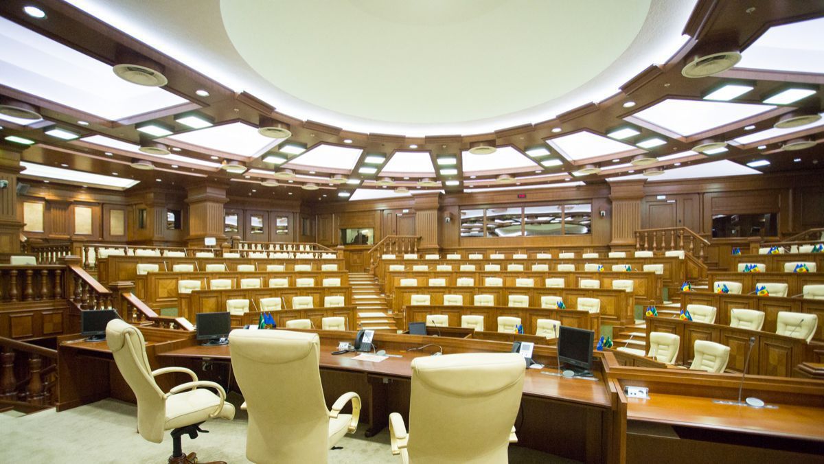 Suma de bani cheltuită de către deputaţi şi miniștri pe deplasări, secretă.