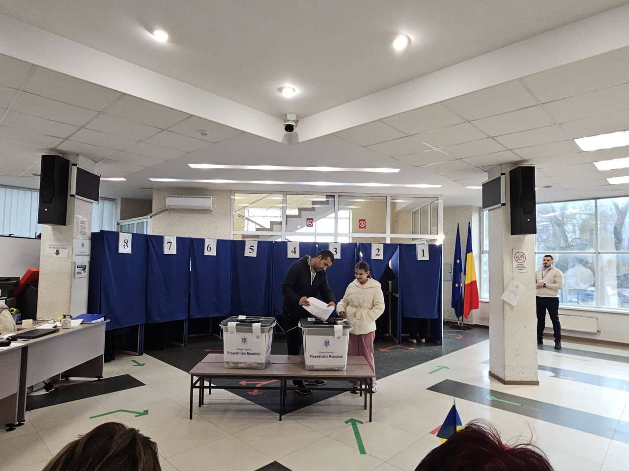 Un număr record de moldoveni au participat la alegerile prezidențiale din România.
