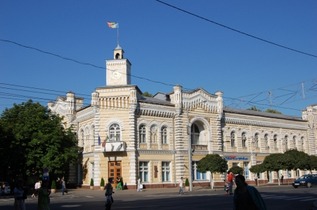 CNA efectueaza perchezitii la Primaria Capitalei, dar si la domiciliile unor functionari publici ai acesteia.