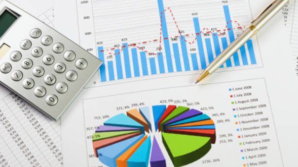 Оборот предприятий розничной торговли уменьшился почти на 5%, по сравнению с таким же периодом 2014 года.