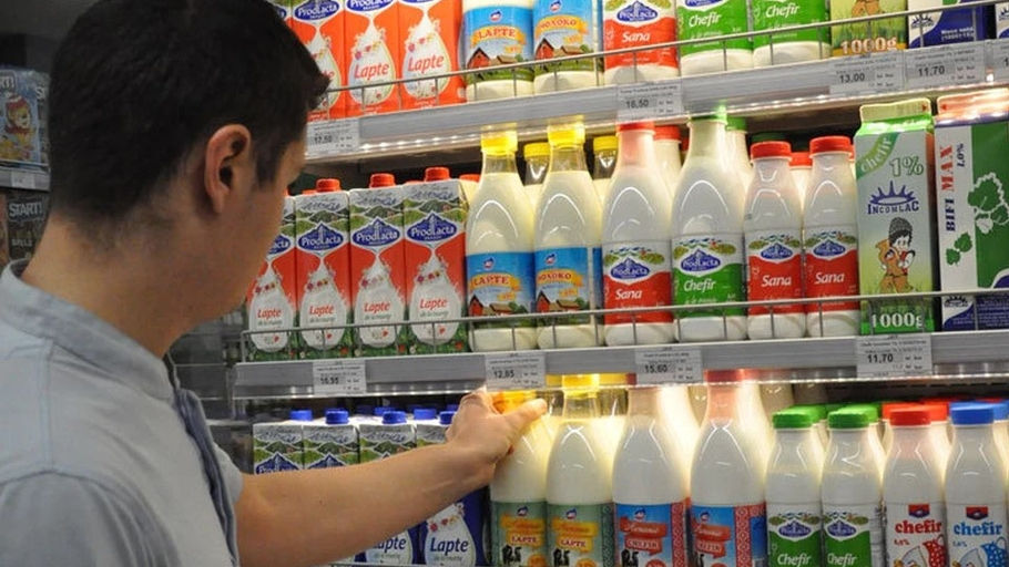 Piața lactatelor din Moldova depinde de import: Peste 62% din materie primă vine din Ucraina.