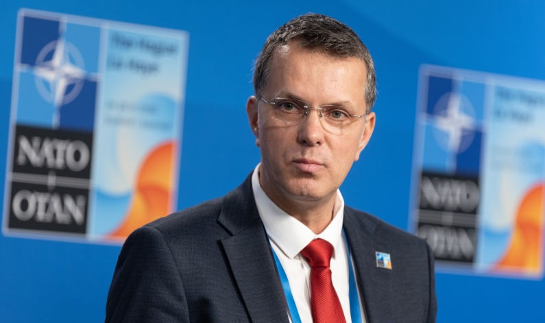 Ministrul român al Apărării, după ce Putin a criticat alegerile: E ultimul om care poate vorbi despre democrație.