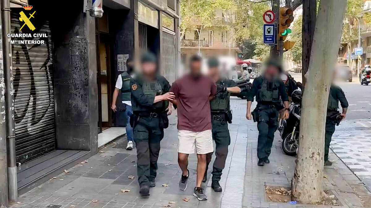В Испании арестовали трех человек за поставки "Хезболле" компонентов для дронов.