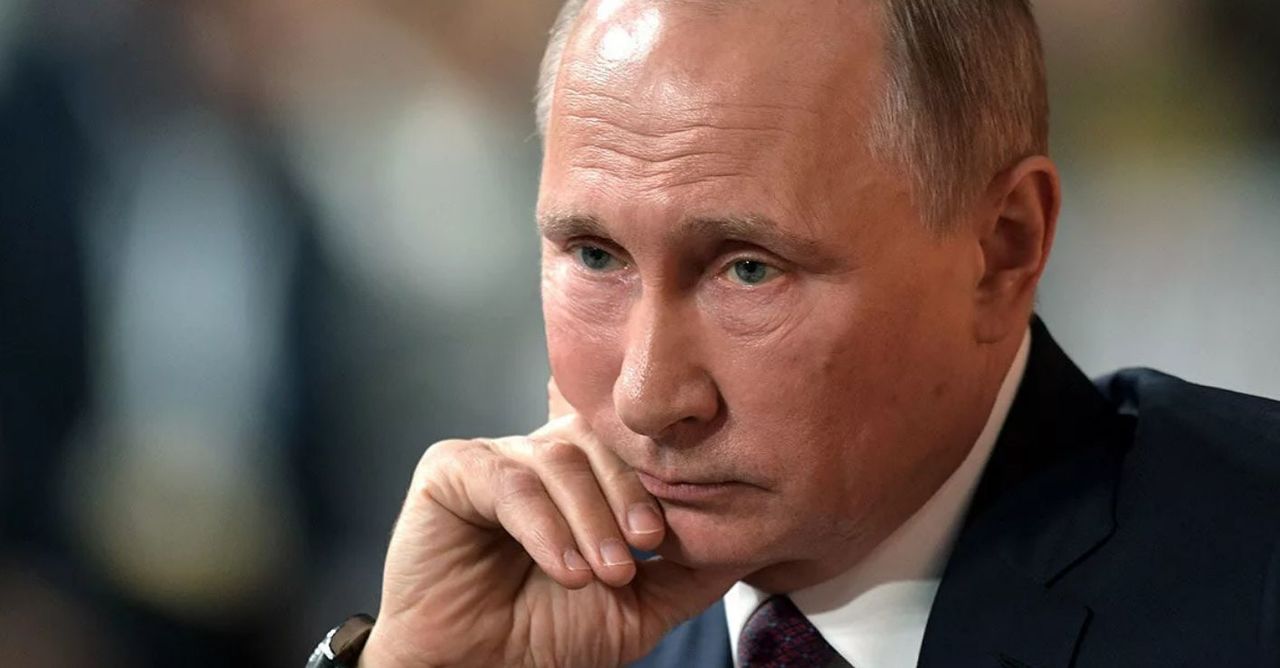 Путин поручил привлечь студентов медвузов к борьбе с коронавирусом.