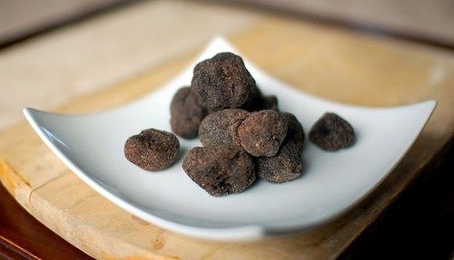 Лес не дает тех урожаев, которые были раньше. Экологи говорят, виноделие съедает лесные участки.