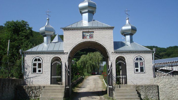 В Окницком районе отремонтируют дорогу к монастырю в Каларашовке.