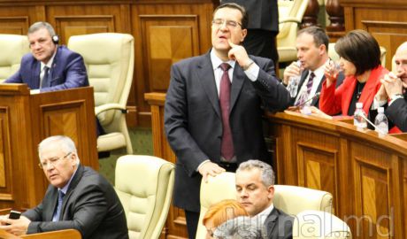 Эксперт добавил, что нынешний политический класс Кишинева должен уйти.