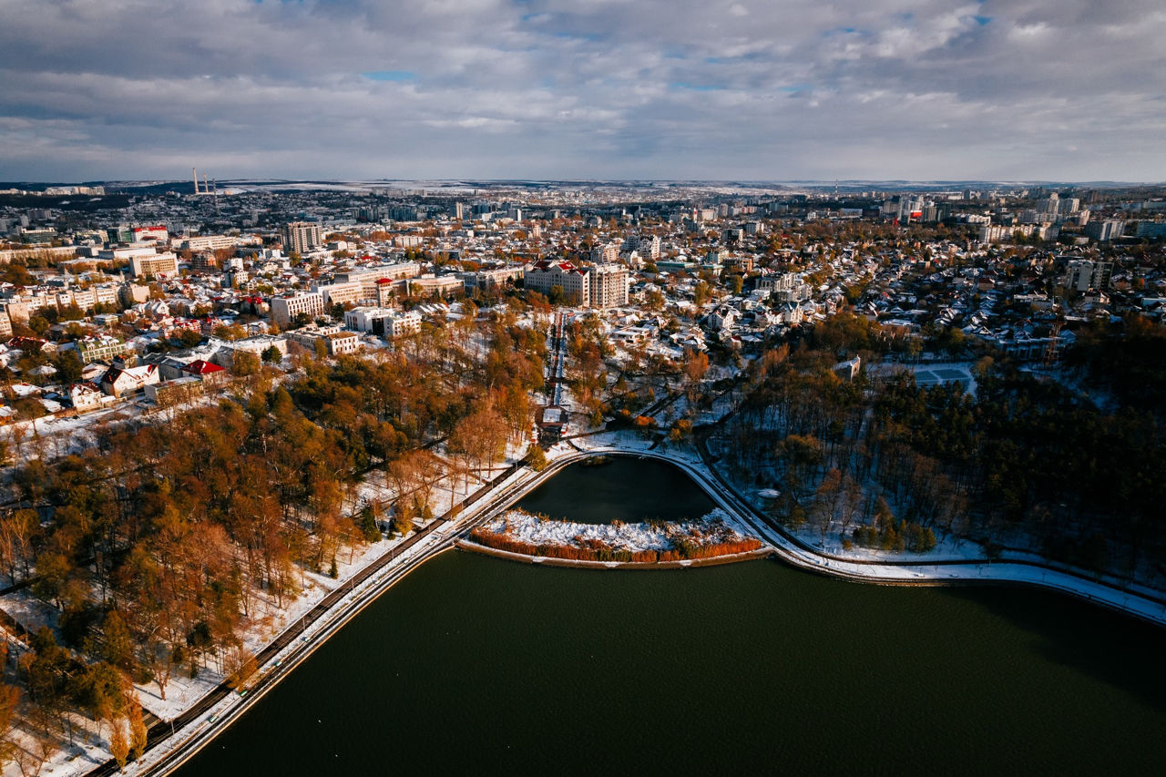 Во вторник снегопады в Молдове сменит потепление и небольшой дождь. Фото: Stanisław November.