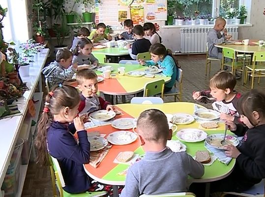 Părinţii pot afla pe site-ul CMSP ce mânâncă copiii la grădiniță