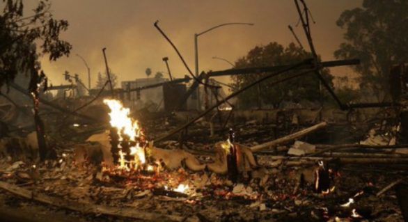 Incendiile de vegetație au distrus mai mult de 1.500 de case și clădiri comerciale.