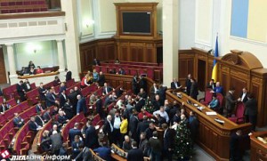 De asemenea, liderul de opoziţie a anunţat că nu se va lăsa până nu va fi realizată o anchetă în cazul colaboratorilor Berkut.