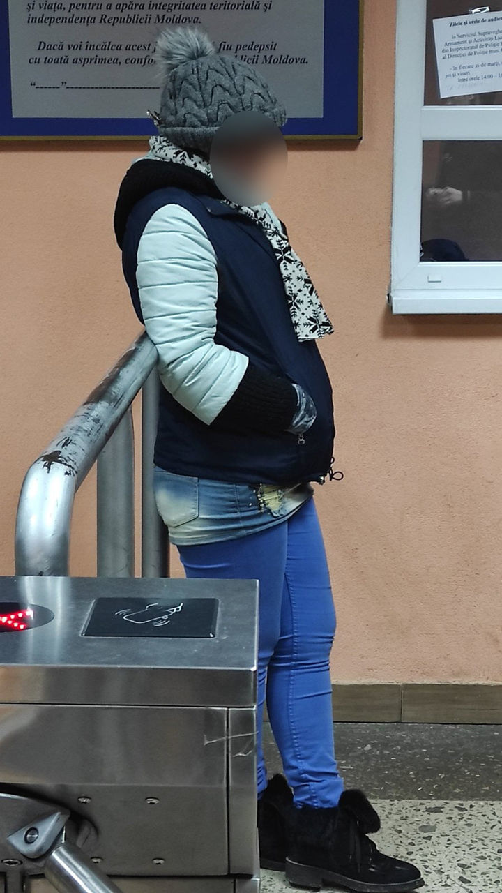 Карабинеры задержали женщину, разыскиваемую полицией за кражу.