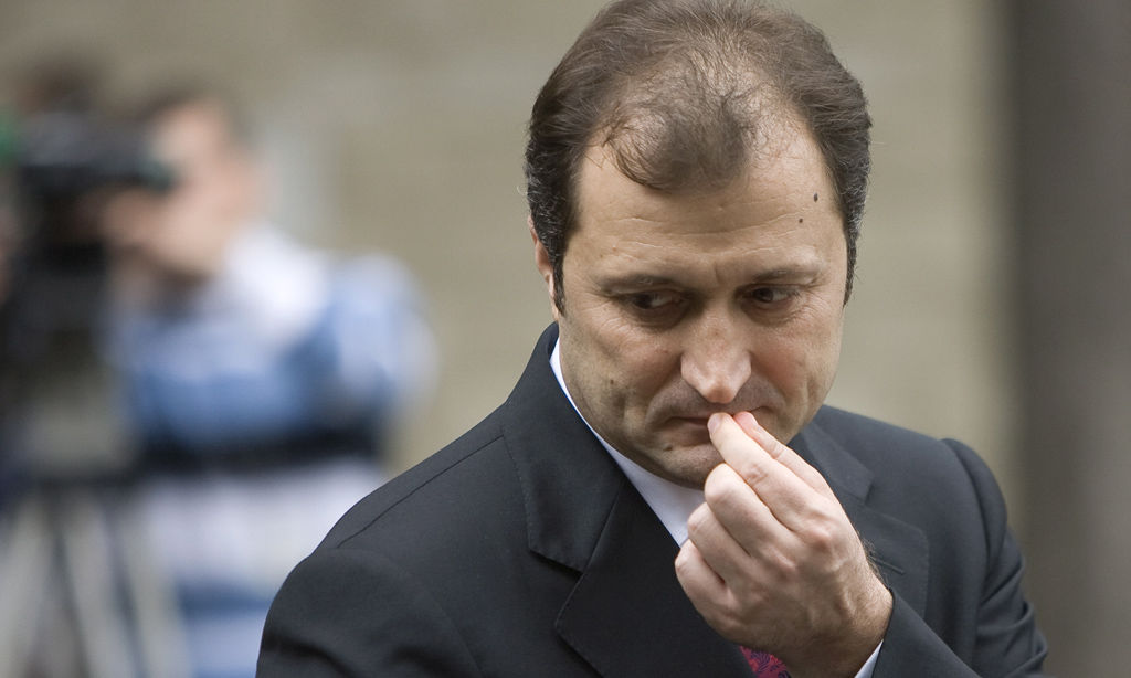 Vlad Filat, a transmis un mesaj prin intermediul avocatului său, în care anunță că nu a comunicat cu cei 7 deputaţi ai PLDM, care au votat Guvernul Filip.