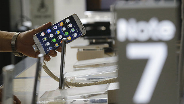 Киевский аэропорт открыл пункт обмена смартфонов Samsung Galaxy Note 7.