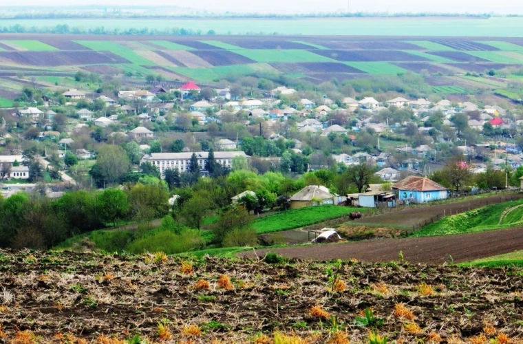 Семья в Криулянском районе хранит столетний дом в первозданном виде.