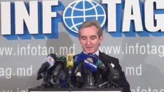 Iurie Leancă susţine un briefing de presă. Foto: realitatea.md