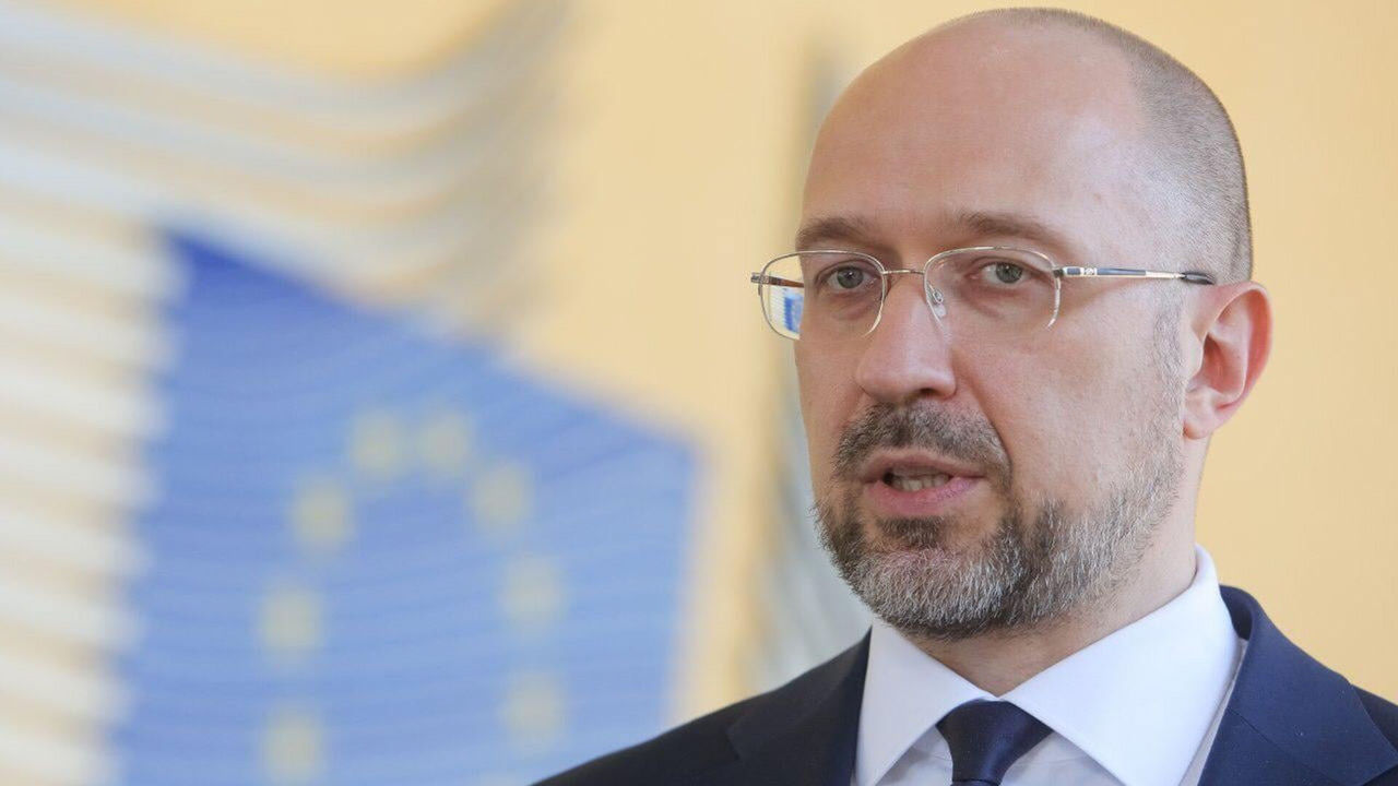 Украинский премьер еще раз призвал украинцев экономить электричество.