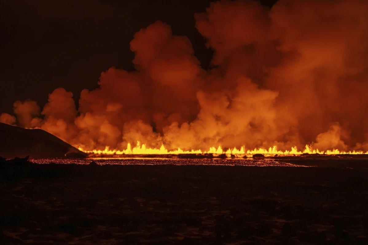 În Islanda a reînceput erupția vulcanului în sudul insulei.