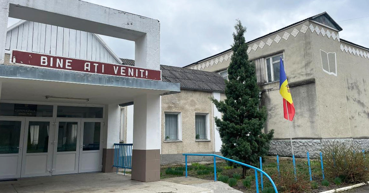 Părinții elevilor din Dolna: Suntem împotriva închiderii școlii.