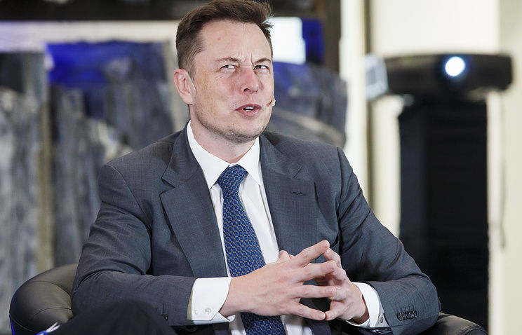 Глава американских компаний SpaceX и Tesla Motors Илон Маск.