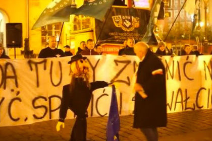В ноябре 2015 года на центральном рынке Вроцлава было сожжено чучело еврея.