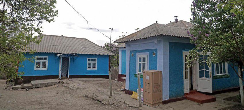 Додон вручил ключи от нового дома многодетной семье.