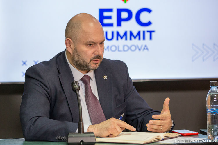 Министр энергетики Виктор Парликов.
