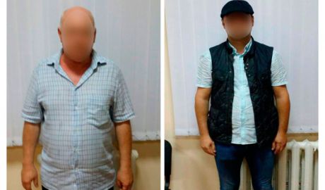 Doi cetăţeni români au fost reţinuţi într-un local de capitală, pentru furt de bani.