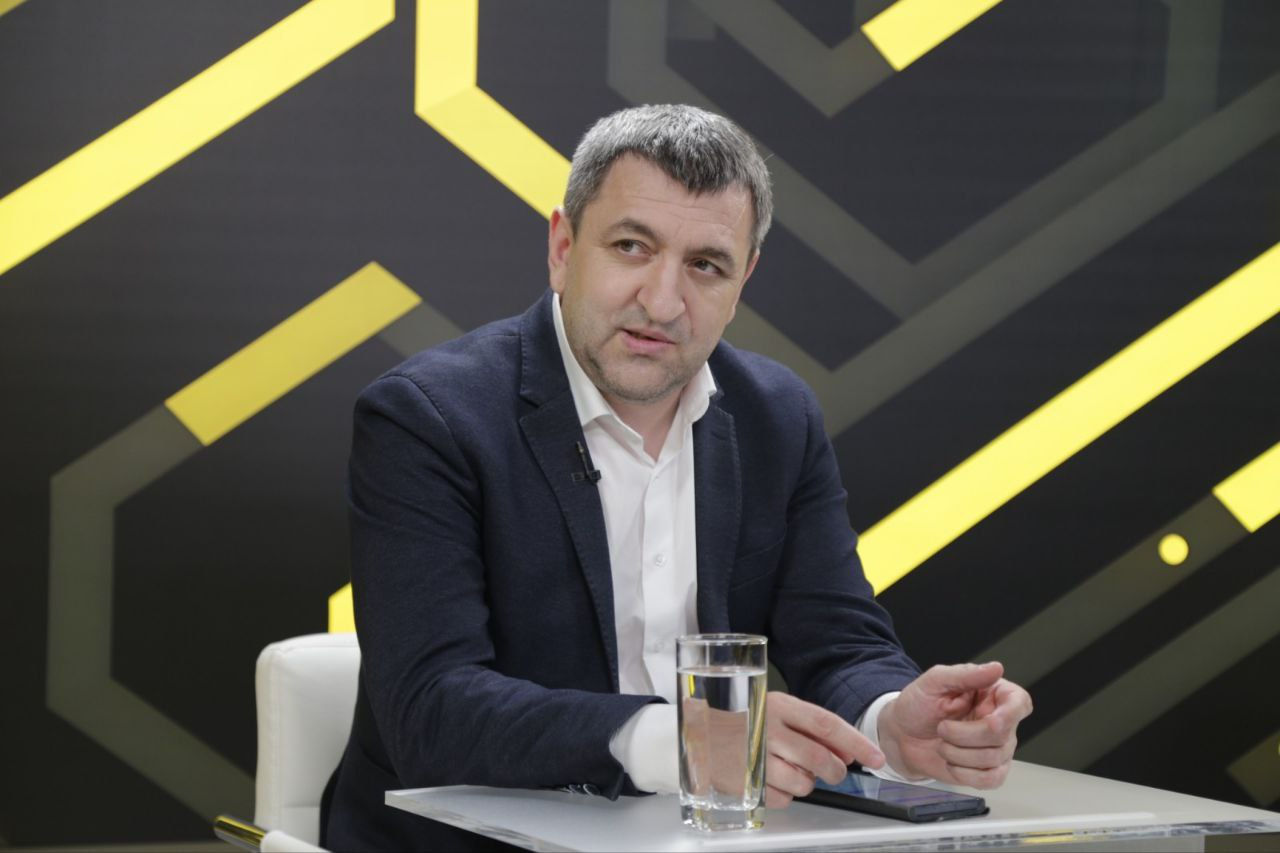 Карп: Если докажут, что Додон тоже ввозит деньги для дестабилизации, он ответит.
