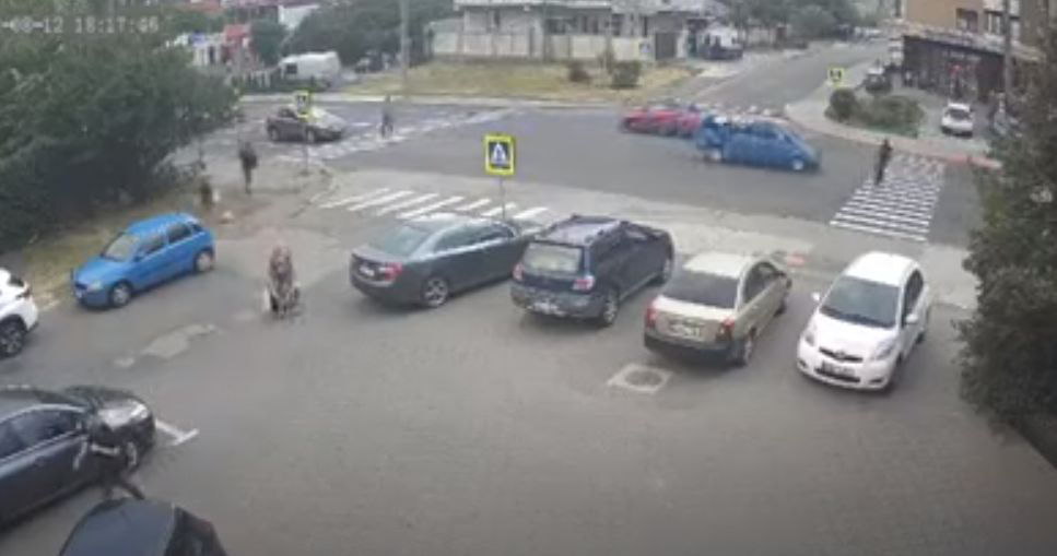 На Буюканах произошло ДТП: водитель сбил велосипедиста на "зебре".