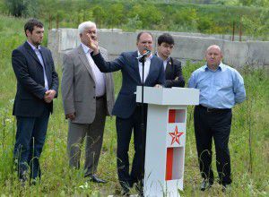 Социалисты показали свадебный подарок Киртоакэ от муниципальных советников.